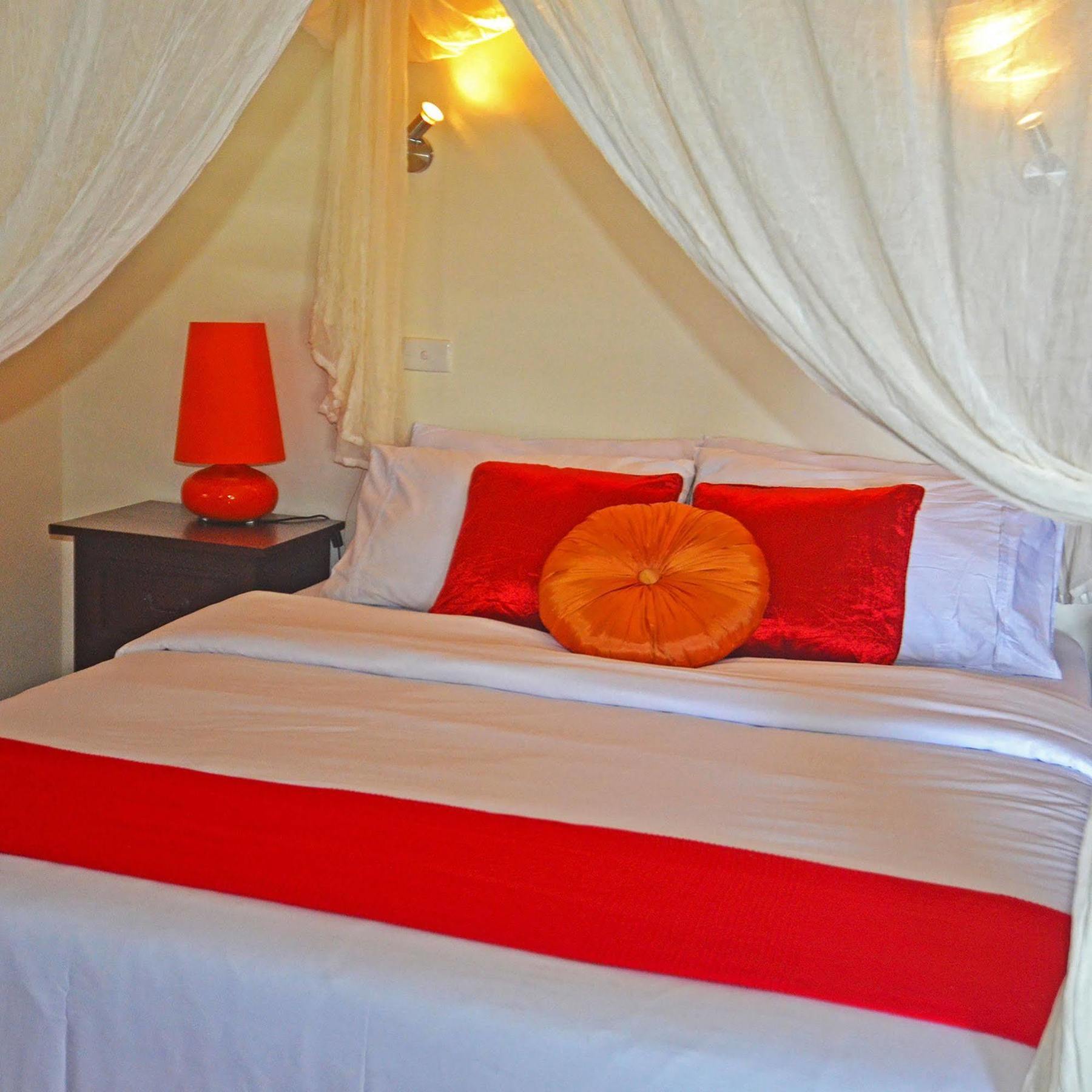 Coco Beach Resort Port Vila Exterior photo